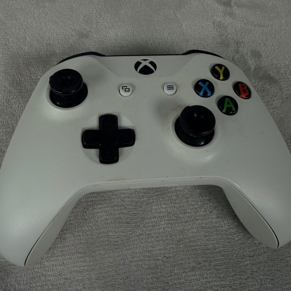 Video Game Lot Xbox One Controllers Mad Catz GameCube Wii PS2 Xbox 360 Games UMD - Picture 6 of 17